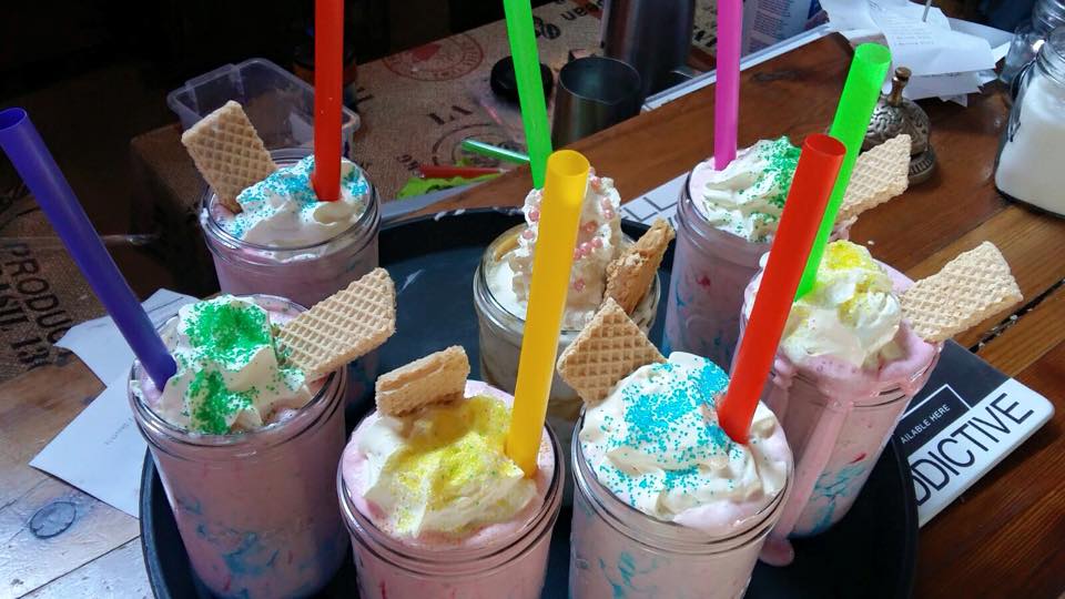 diesel and crème, menu, reviews, barrydale, barrydale hot springs, mochte, ice cream, Route 62, Barrydale, Swellendam tourism, Milkshakes, gourmet milkshakes, coffee menu, Burgers, pies, sandwiches, curry, breakfast, Accommodation, craft beer, craft cool drinks, Karoo Moon Motel, self catering