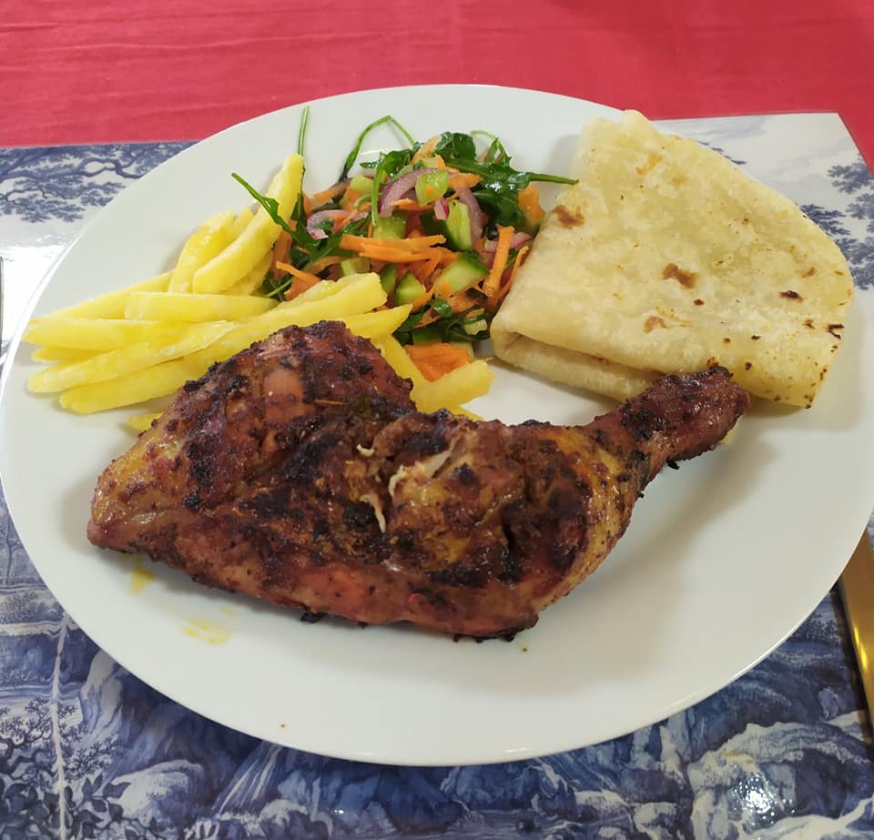 lloyd's menu, restaurant, swellendam tourism, curry, bunny chow, barrydale, durban, kebab, roti, spicy food, samosas, route 62, sunday lunch, buffet, butter chicken