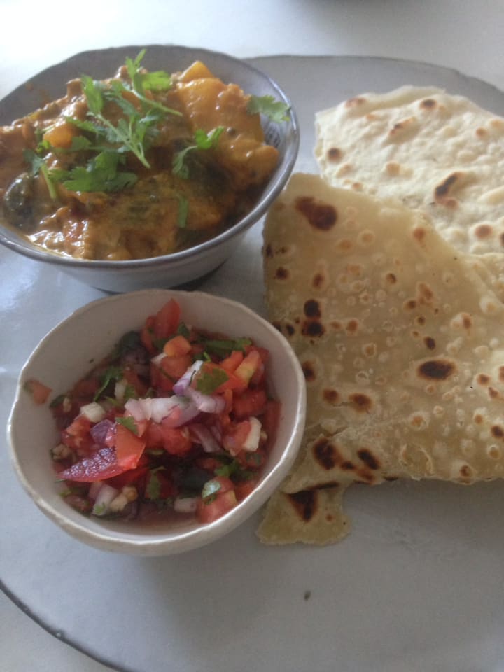 things to do in barrydale, barrydale tourism, barrydale restaurant, Route 62, pizza menu, pizza, curry, Blonde ale, saison, amber ale, porter, Lloyd’s on Route 62, red lentil curry, butter chicken curry, lamb curry